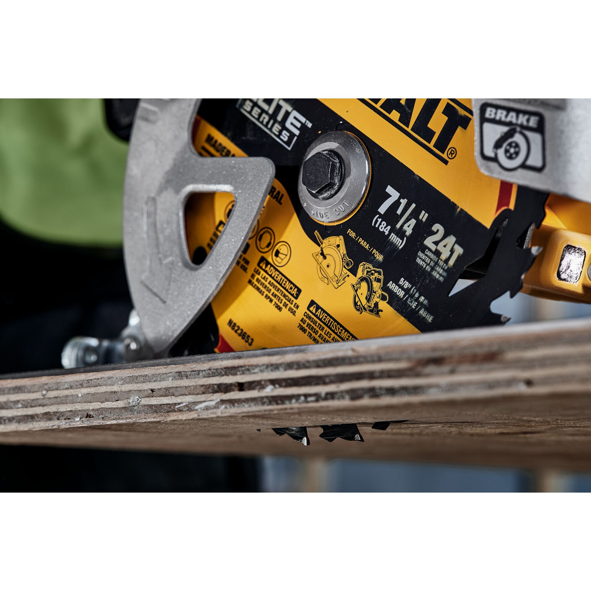 DEWALT DWAW71424 — Lame de scie circulaire ELITE SERIES, 7 1/4 po, 24 dents 3 DWAW71424