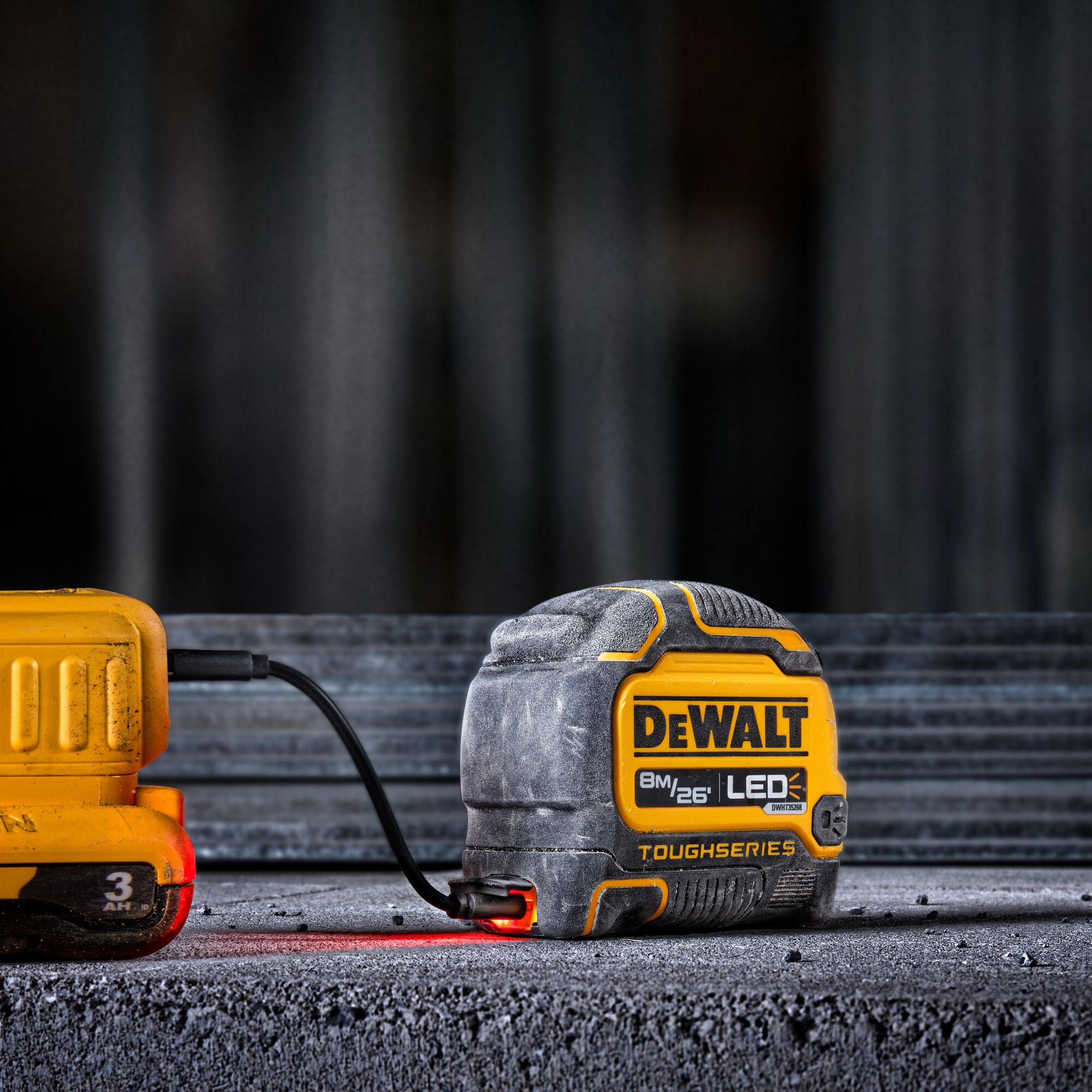 DEWALT DWHT35268S — Ruban à mesurer TOUGHSERIES avec DEL, 26 pi / 8 m 5 Outil Dewalt DWHT35268S