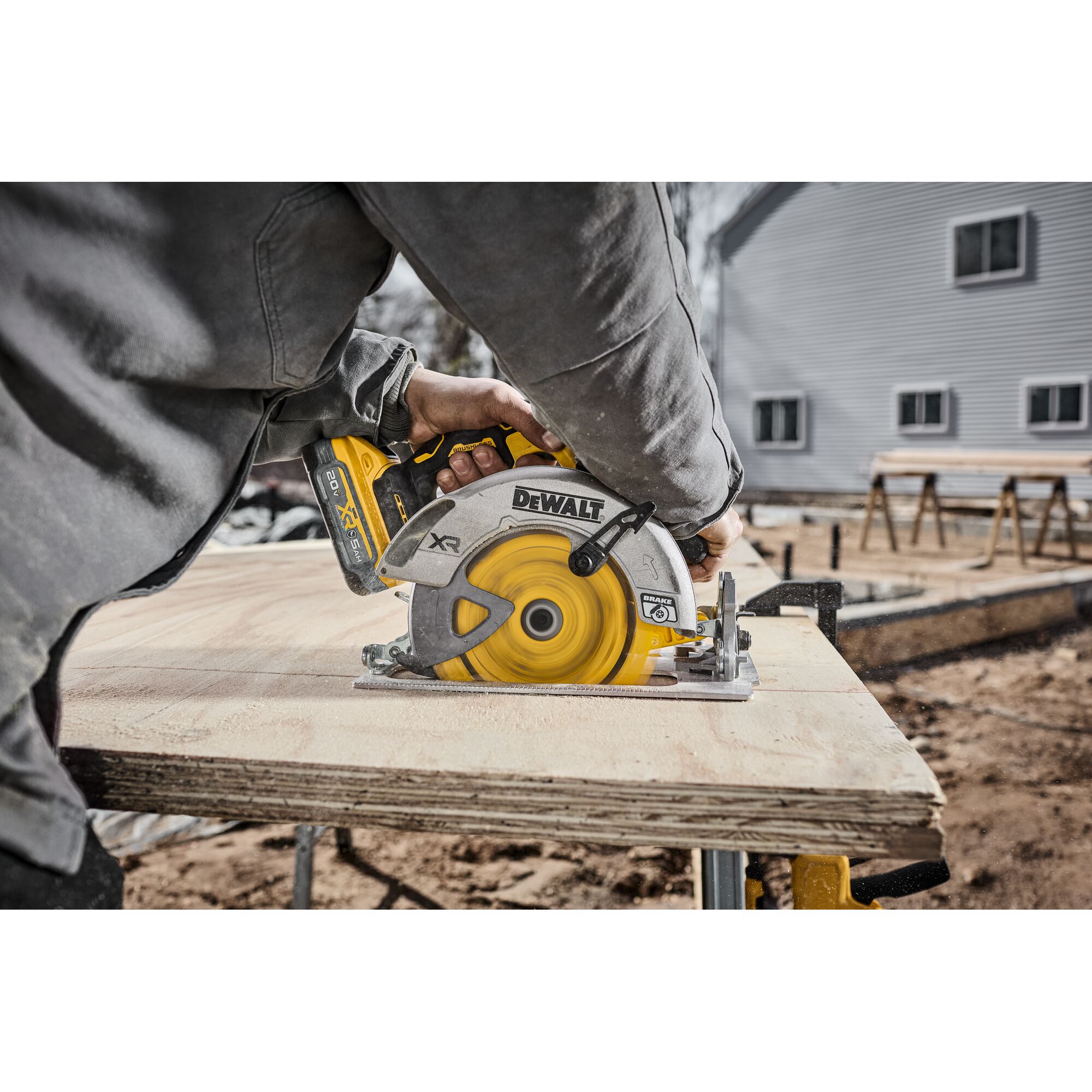 DEWALT DWA271424B10 — Lames de scie circulaire 7 1/4 po, 24 dents, paquet de 10 2 DEWALT DWA271424B10 — Lames de scie circulaire 7 1/4 po, 24 dents, paquet de 10 – Image 2