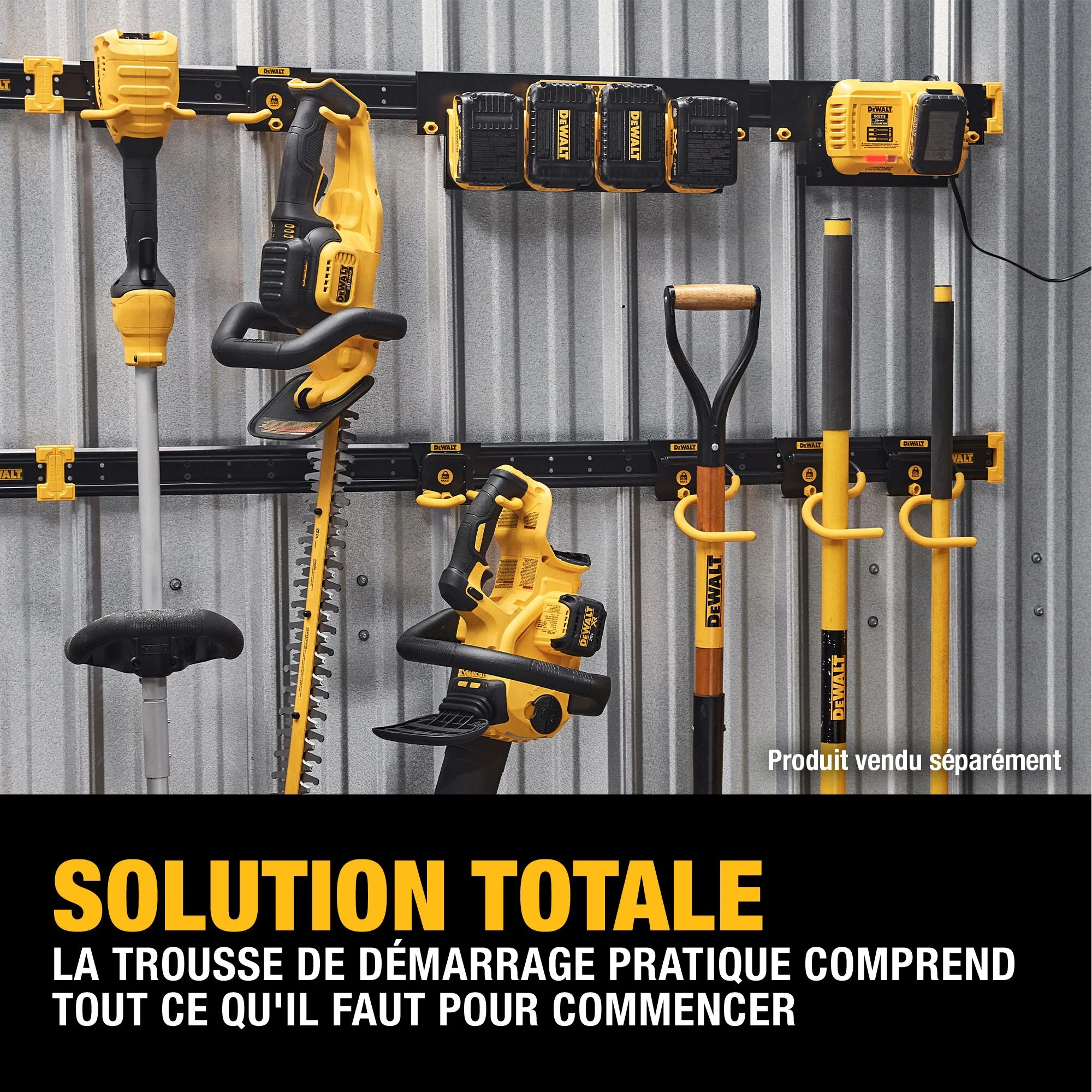 Ensemble de rangement mural pour pelouse et jardin – DEWALT DWST82826 2 DEWALT DWST82826 — exemple de rangement mural installé avec équipement de jardin vendu séparément